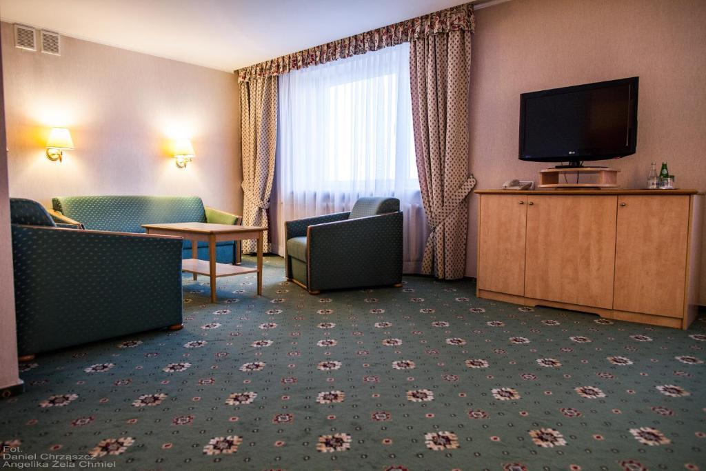 Hotel Prezydencki 3-Star Rzeszow Room photo